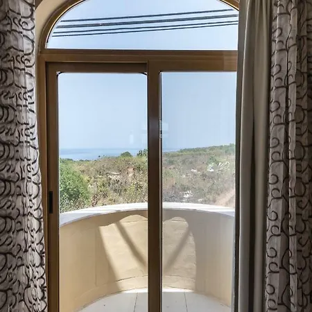 Cliff-edge Holiday Retreat With Private Pool Semesterbostad *