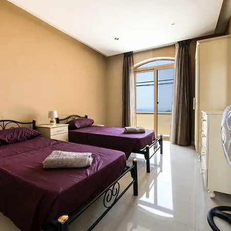 Cliff-edge Holiday Retreat With Private Pool * Xagħra