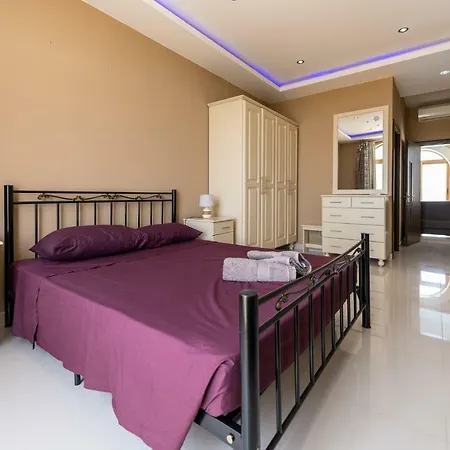 Cliff-edge Holiday Retreat With Private Pool Xagħra