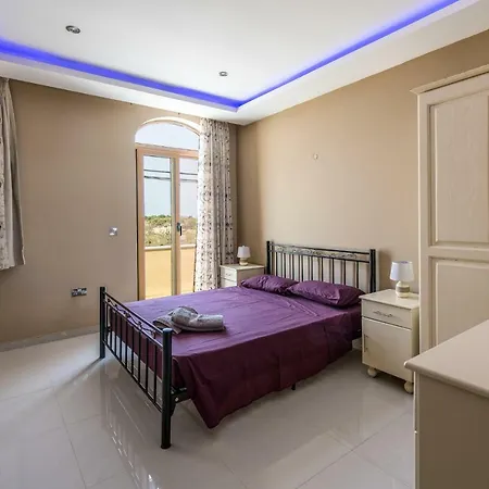 Cliff-edge Holiday Retreat With Private Pool Xagħra