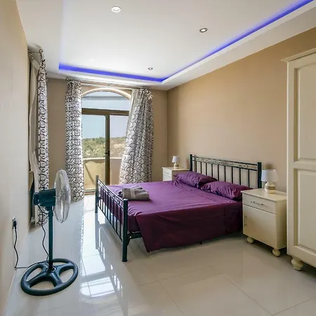 Cliff-edge Holiday Retreat With Private Pool بيت للعطل *